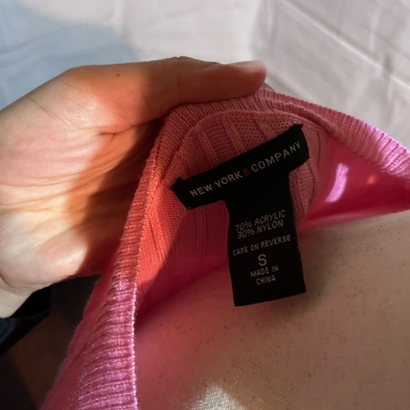 New York company pink short sleeve sweater - Picture 2 of 5